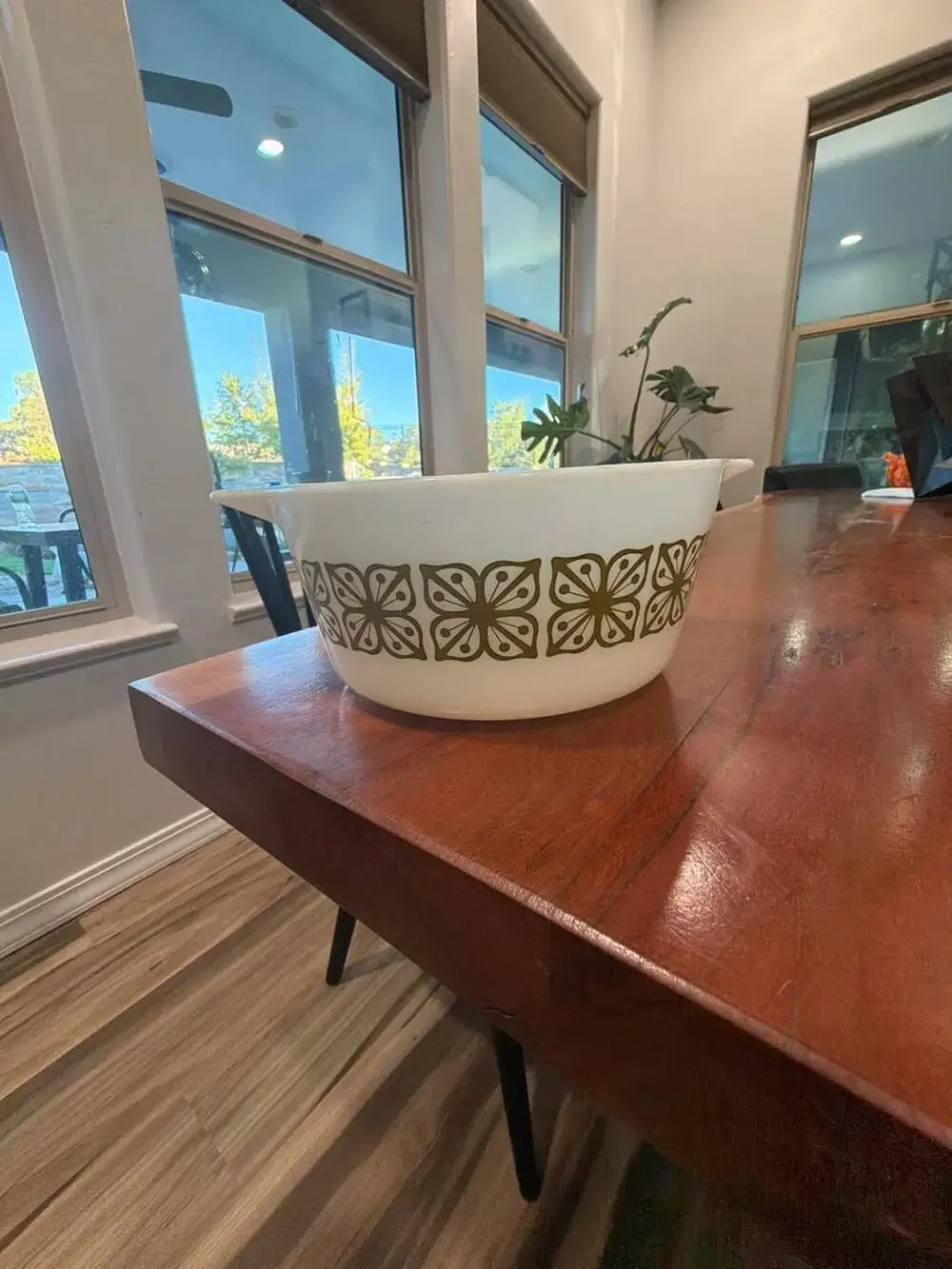 Vintage Pyrex Verde Square Flower 2.5 Qt Casserole Dish 475-B